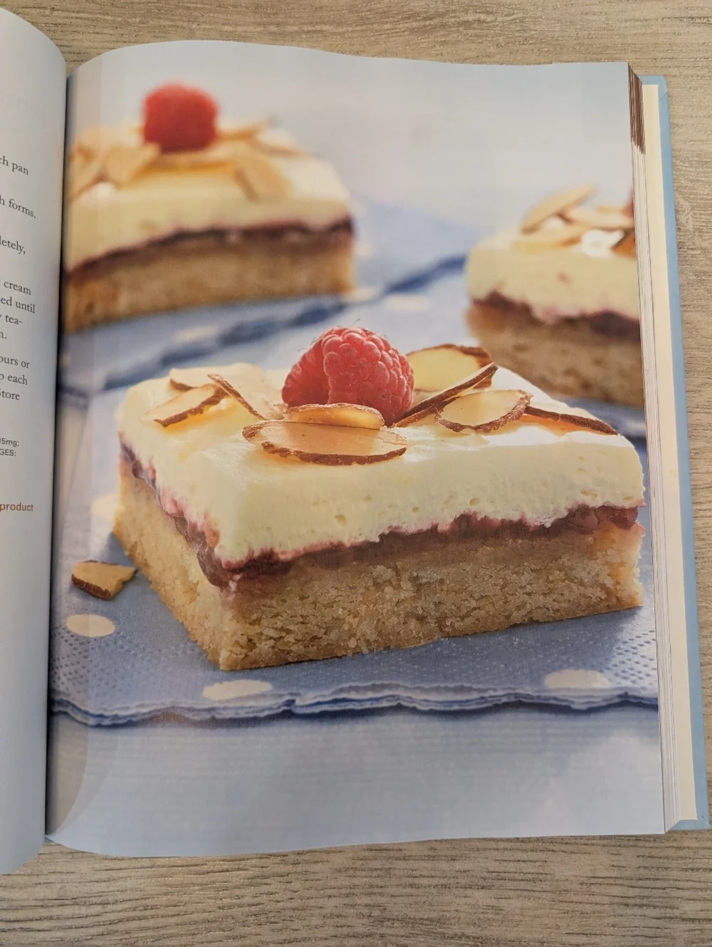 Betty‎ Crocker Mix It Up Desserts Cookbook - Hardcover